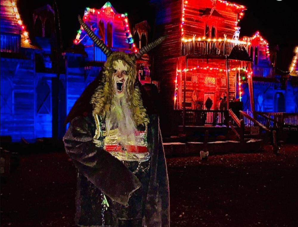 Rotten Manor – Haunted Attraction in Holly Michigan